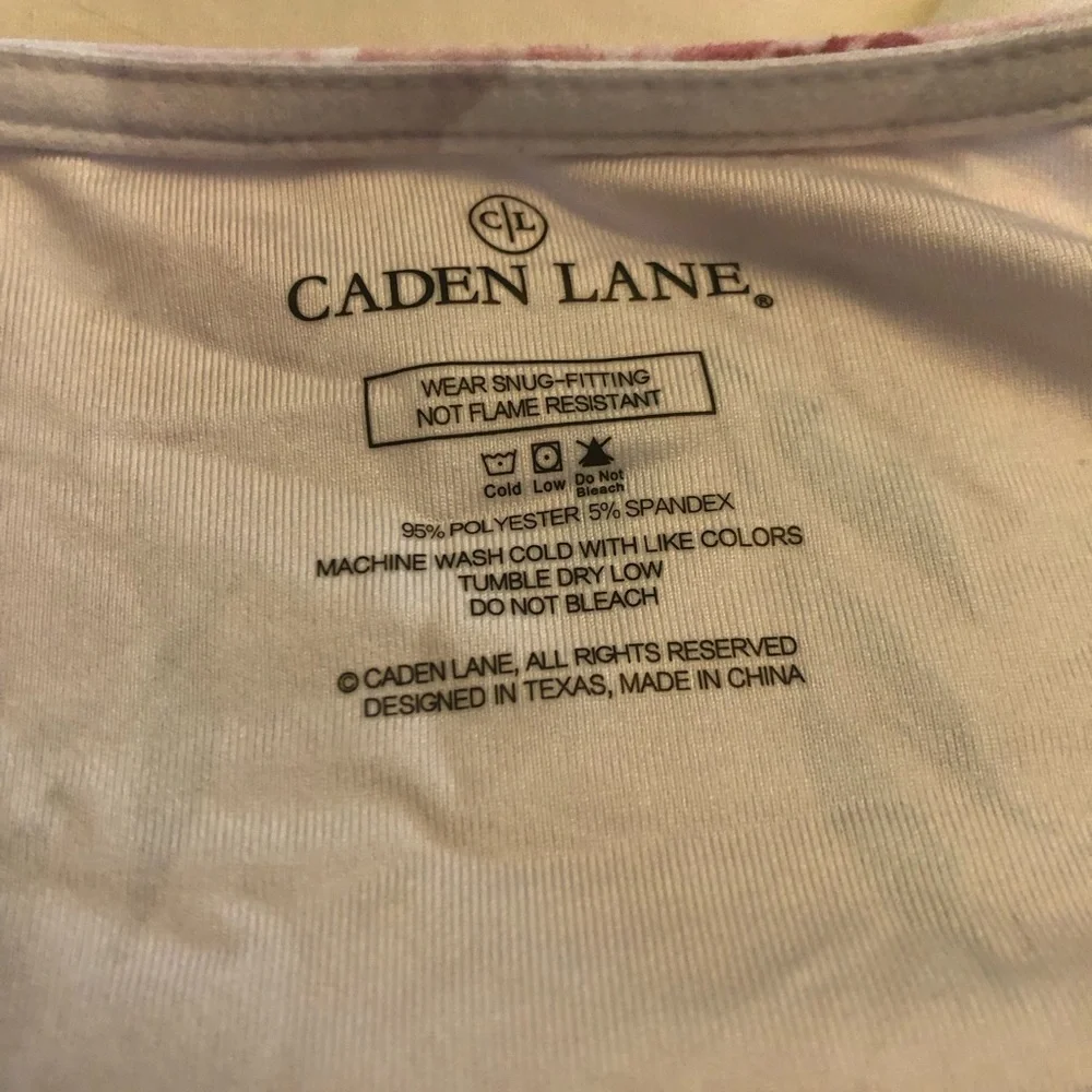 Brand New Caden Lane Floral Robe - Picture 2 of 2